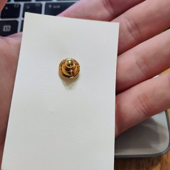 Bunny Brooch - Picture 2 of 3